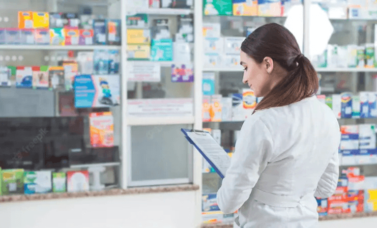 Santiago Centro concentra la mayor cantidad de farmacias en la RM: supera el 15% del total, según Colliers