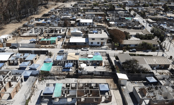 Minvu reconstruye 20 casas afectadas por incendios de febrero pasado en Canal Chacao
