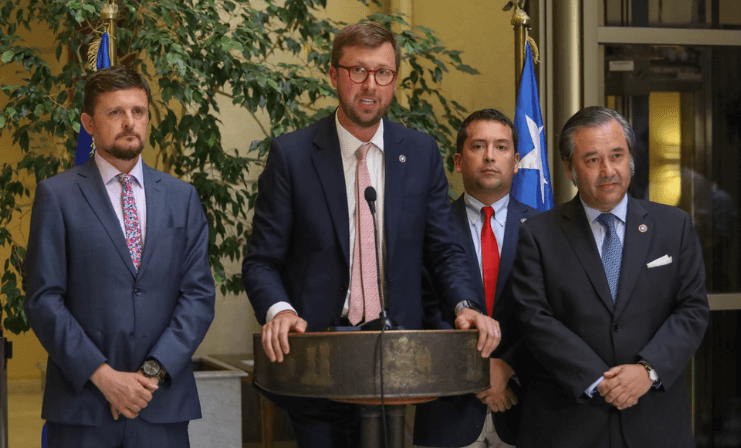 Republicanos buscan comisión investigadora por fallida compra de casa de Salvador Allende
