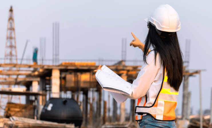 Mujeres en la construcción: un sector con barreras y desafíos pendientes