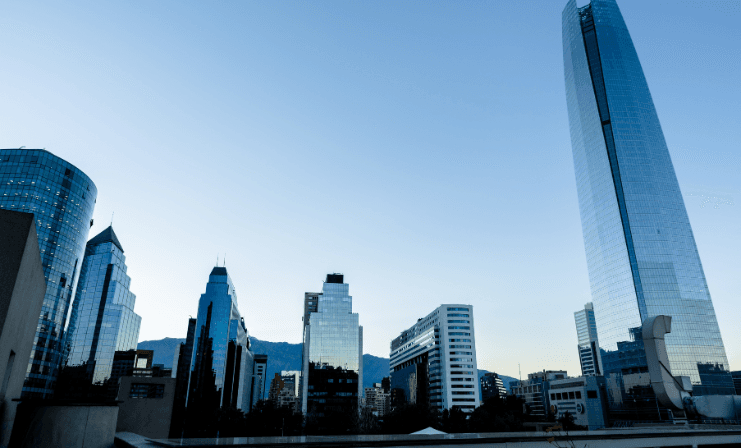 Vacancia de oficinas cae un 9,6%: repunte del mercado impulsa nuevos desarrollos en Santiago