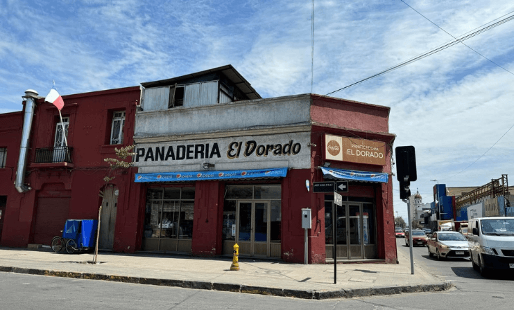 Pan caliente y barrio vivo: las comunas con más panaderías en Santiago, según Wemaps