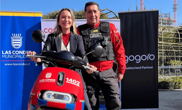 Las Condes innova en seguridad urbana con motos eléctricas Gogoro y sistema de intercambio de baterías