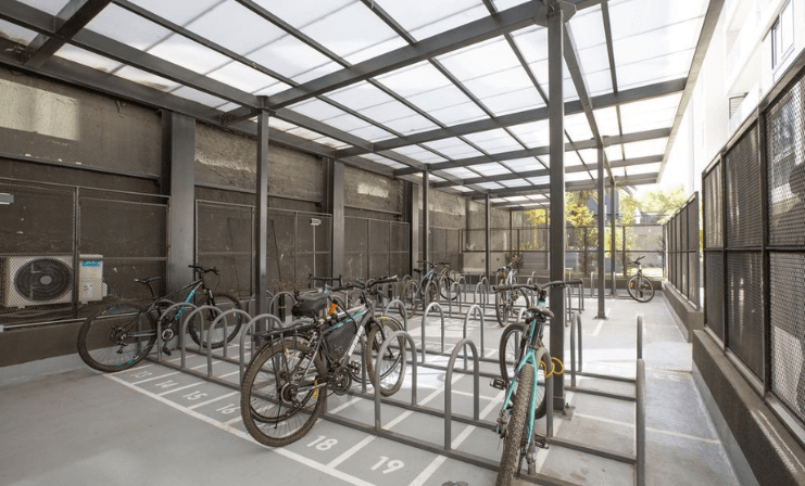 Bicicleteros top en edificios: seguridad, diseño y sustentabilidad en un solo espacio