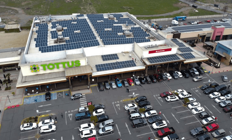 El primer centro comercial que funciona con energía solar en Chile existe desde el 2020 y está en la Región de O’Higgins